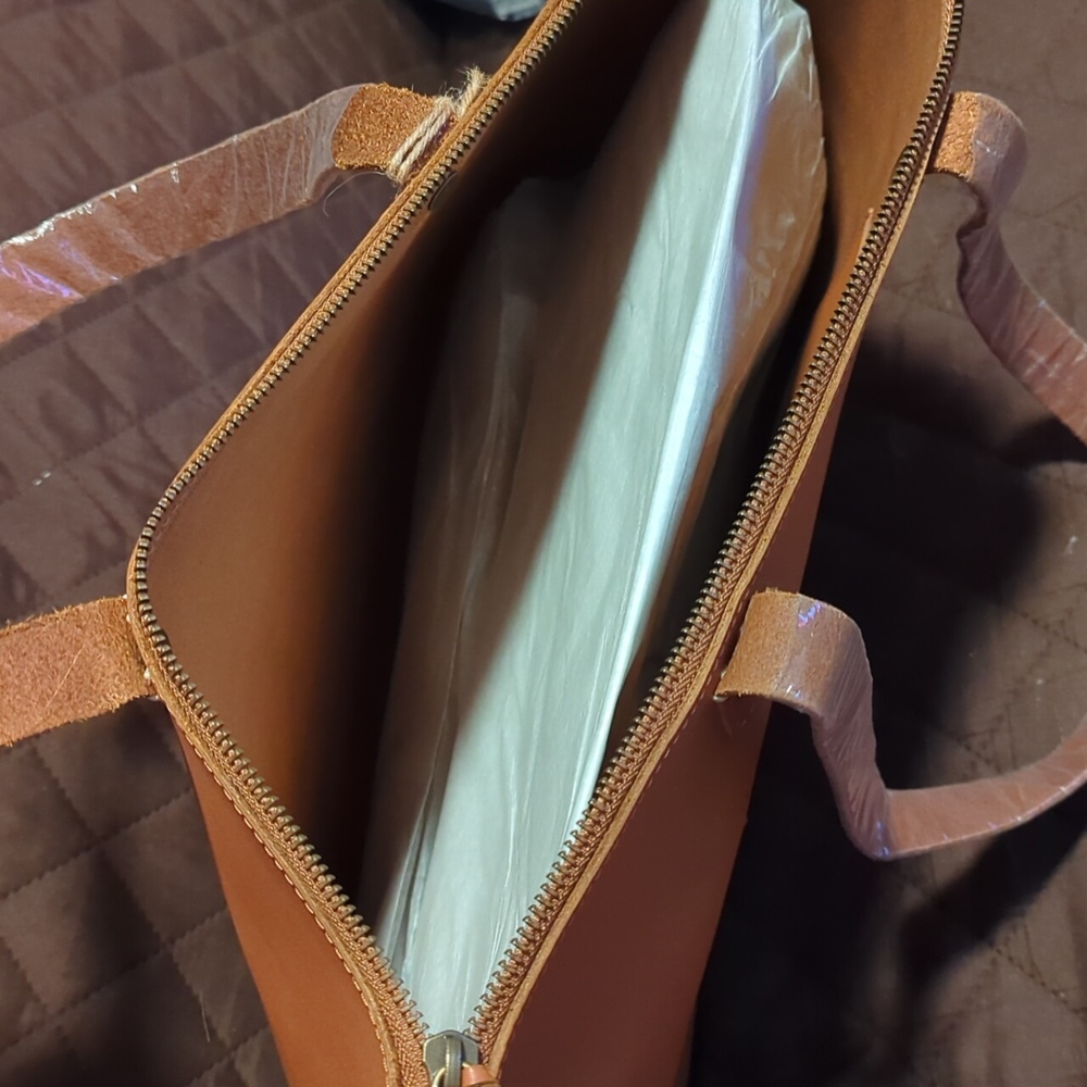 Feed Large Purse - Picture 7 of 8